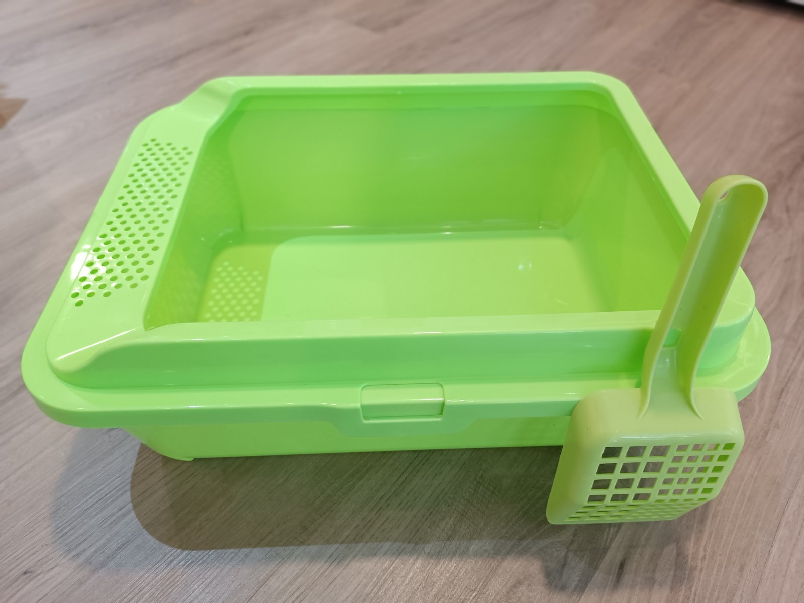 Cat Litter Box with Scoop (L)ကြောင်သဲဗန်း နှင့်သဲခပ်ဇွန်း